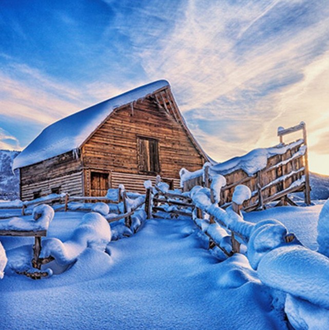 Snowy Cabin Paint by Diamonds